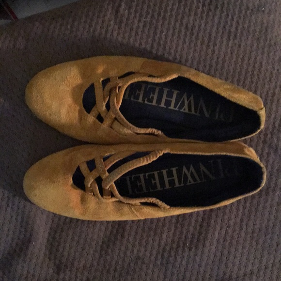 Shoes - Picture 2 of 5